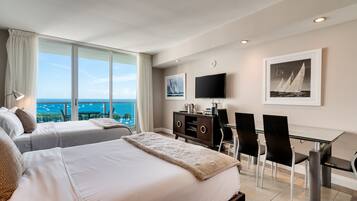 Studio Luxe, 2 grands lits, coin cuisine, vue océan (0 Bedroom) | Coffres-forts dans les chambres, décoration personnalisée
