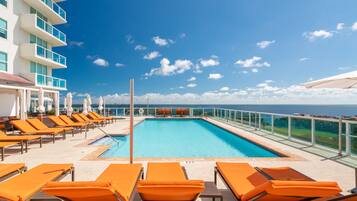 Outdoor pool, pool loungers