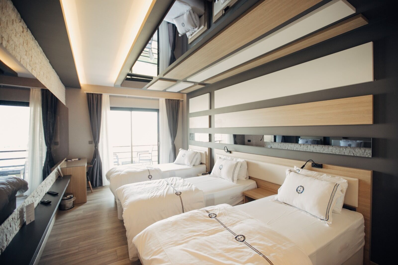 standard double room | premium bedding, minibar, in-room safe, desk