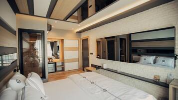 Standard-Doppelzimmer | Hochwertige Bettwaren, Minibar, Zimmersafe, Schreibtisch