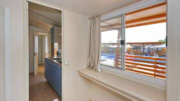 2 bedrooms, premium bedding, individually decorated