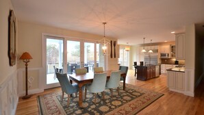 Private kitchen - Villa Isaiah (Southampton)
