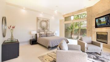 Vila (4 Bedrooms) | 4 kamar tidur, seprai premium, minibar, dan setrika/meja setrika