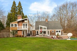 Exterior - Villa Red Hut (Water Mill)