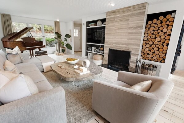 Interior - Villa Red Hut (Water Mill)