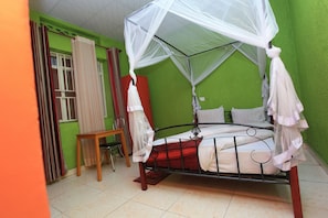 1 dormitorio, escritorio, sistema de insonorización y wifi gratis