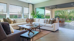 Lyxvilla (4 Bedrooms) | Vardagsrum