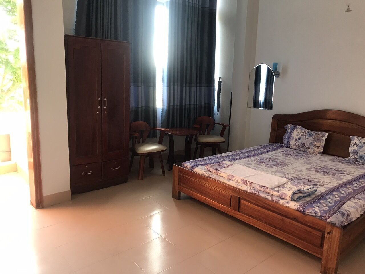 Habitación doble de uso individual | Escritorio, wifi gratis y ropa de cama 