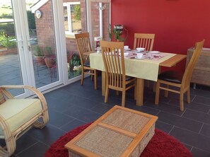 Daily buffet breakfast (GBP 10 per person) - Brynhaul Bed and Breakfast (Clynderwen)