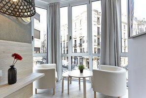 Suite | Minibar, escritorio, cortinas opacas y sistema de insonorización