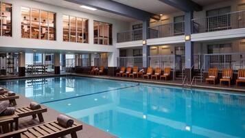 Kolam renang tertutup, kolam renang terbuka