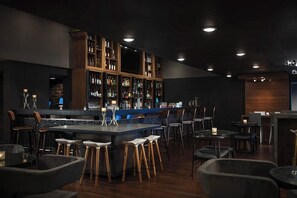 Bar (on property) - Renaissance Minneapolis Bloomington Hotel (Bloomington)