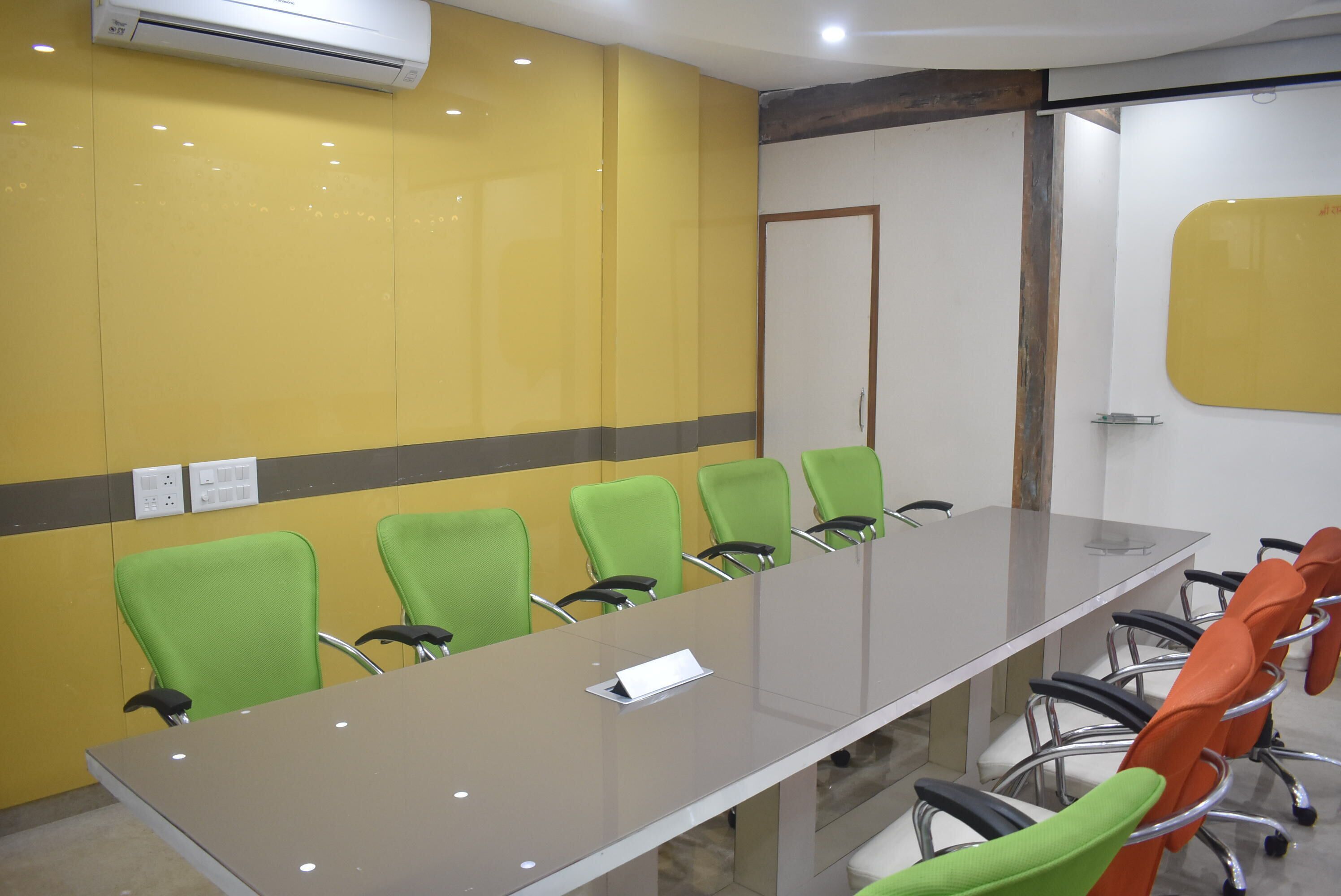 Breakfast, lunch and dinner served