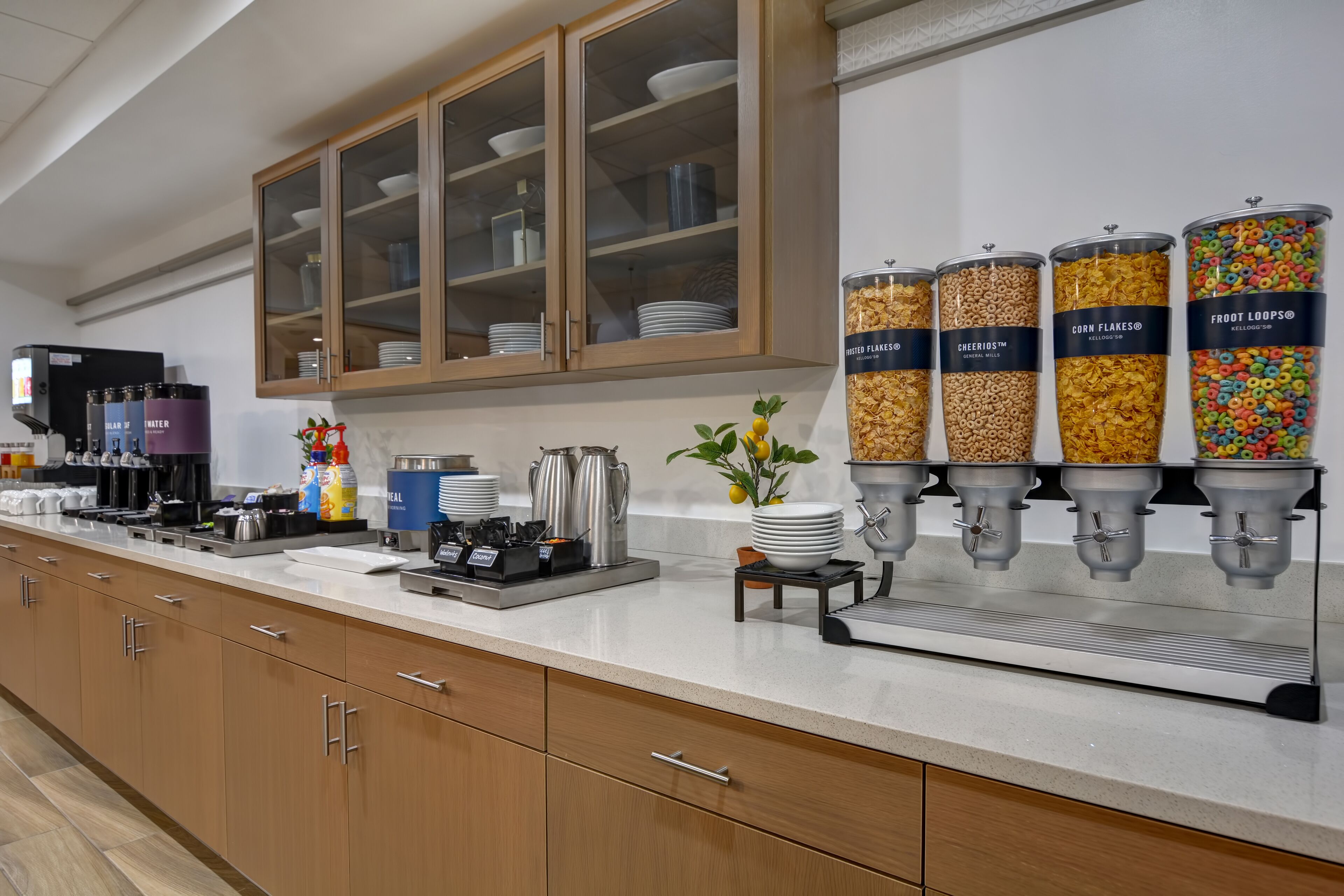 free daily breakfast