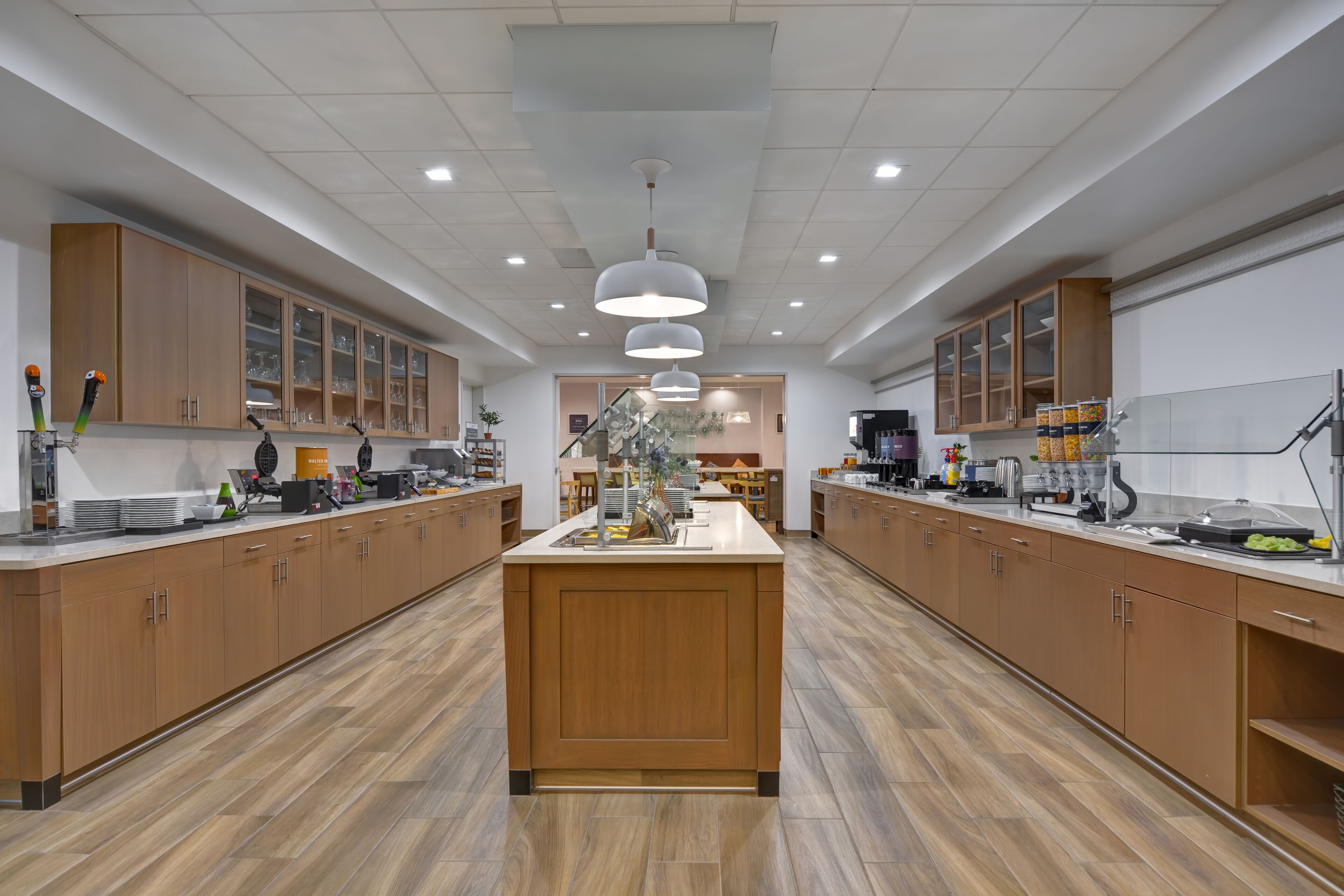 free daily breakfast