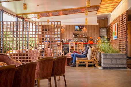 Breakfast, lunch, dinner served; local and international cuisine
