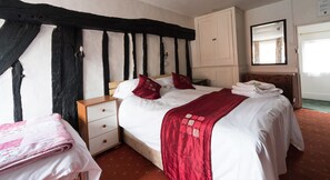 Iron/ironing board, free WiFi, bed sheets - The Bull at Wargrave (Reading)