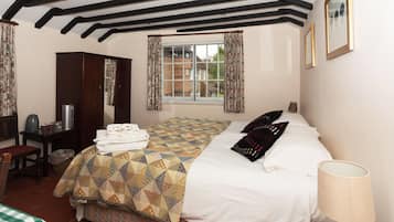 Double or Twin Room | Iron/ironing board, free WiFi, bed sheets