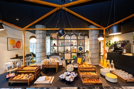 Daily continental breakfast for a fee. Staycity Aparthotels, Venice, Mestre