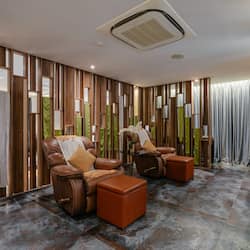 Couples treatment room(s), body treatments, aromatherapy