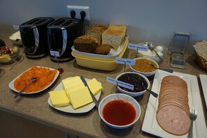 Free daily continental breakfast