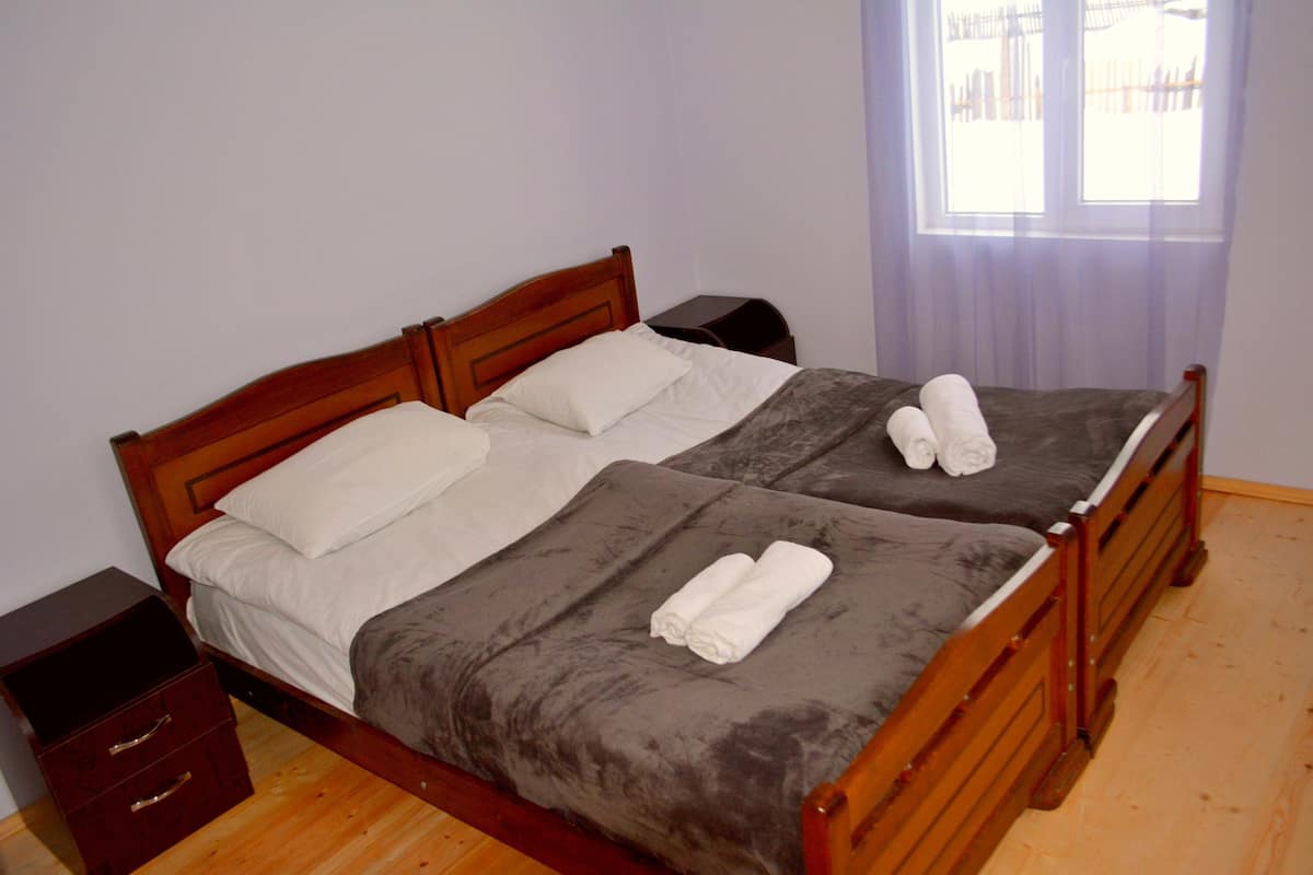 Standard Double Room, Balcony, Mountain View | Individually decorated, individually furnished, soundproofing