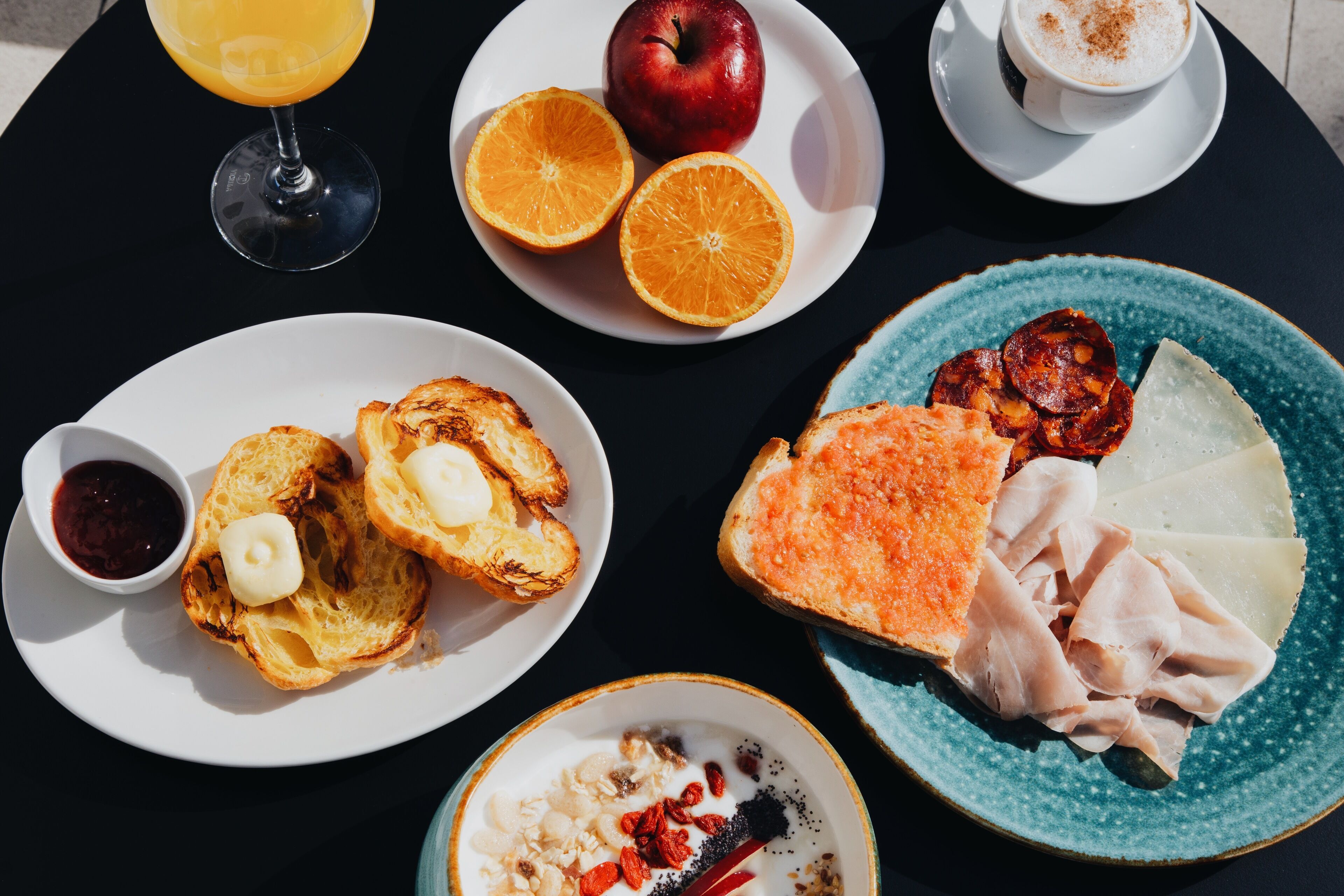 Se ofrece un desayuno continental (18 EUR por persona)