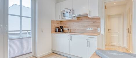 雪櫃、微波爐、爐具、洗碗機