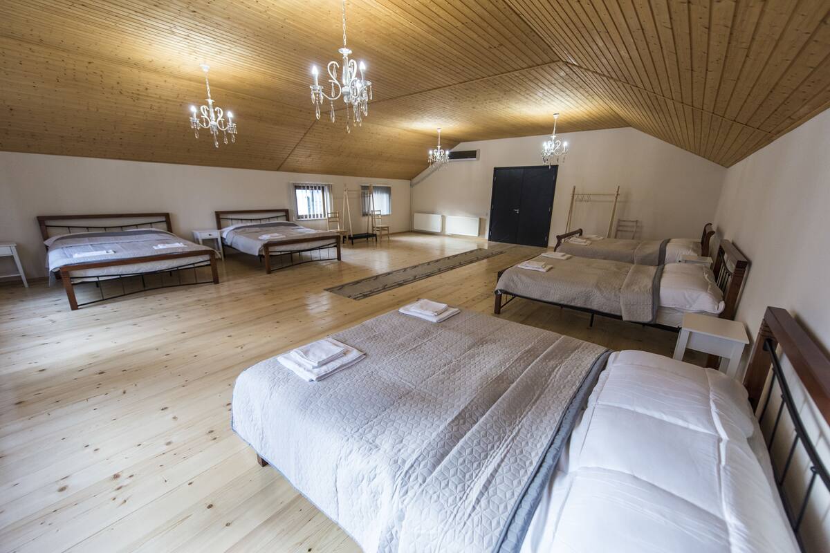 Leilighet – grand, byutsikt | Strykejern/-brett, wi-fi (inkludert) og sengetøy