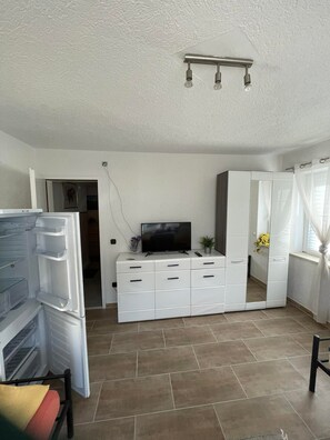 Chambre Standard avec lits jumeaux | Décor unique, ameublement unique, accÚs au Wi-Fi (inclus)