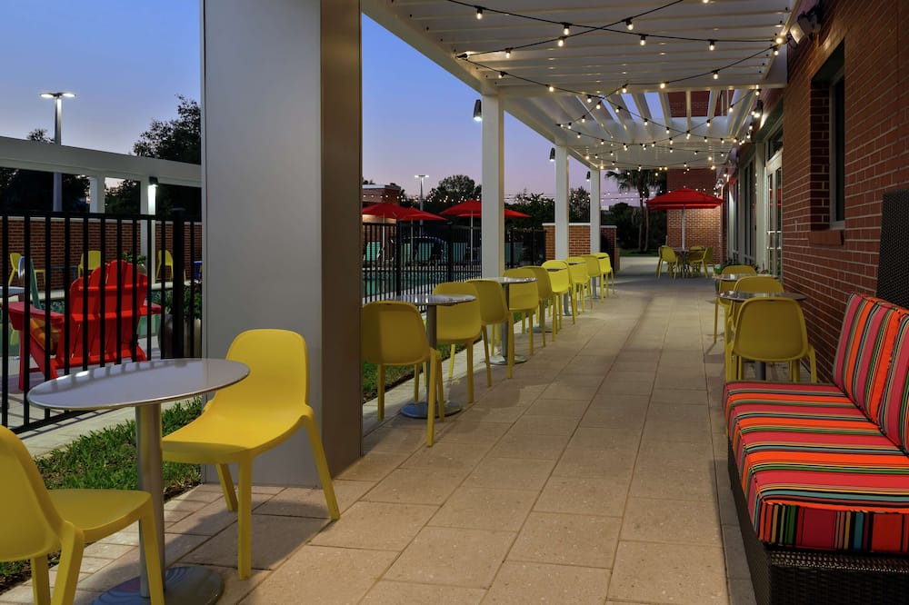 Home2 Suites by Hilton Orlando Near UCF