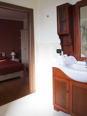 Double Room | Desk, free WiFi, bed sheets - Bed and Breakfast Piano Del Re (Partinico)