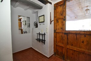 Casa, baño privado, vista a la montaña | Lobby