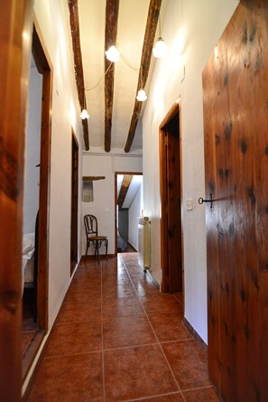 House, Private Bathroom, Mountain View | Interior