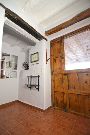 House, Private Bathroom, Mountain View | Interior