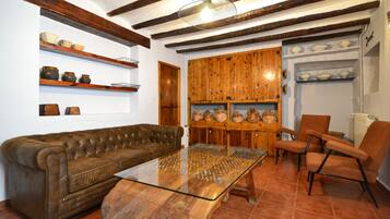 House, Private Bathroom, Mountain View | Restaurant