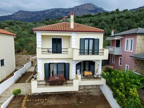 Front of property - Elina's House (Xylokastro-Evrostina)