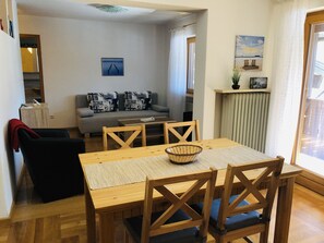 Apartment, Balkon (Sophia) | Wohnbereich