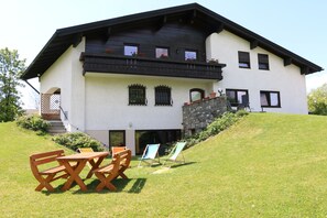 Garden - Ferienwohnungen Bachblick (Uebersee)