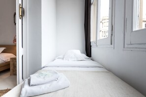 Basic Triple Room, Multiple Beds, Non Smoking, Shared Bathroom | View from room - Bruc & Bruc Barcelona (Barcelona)