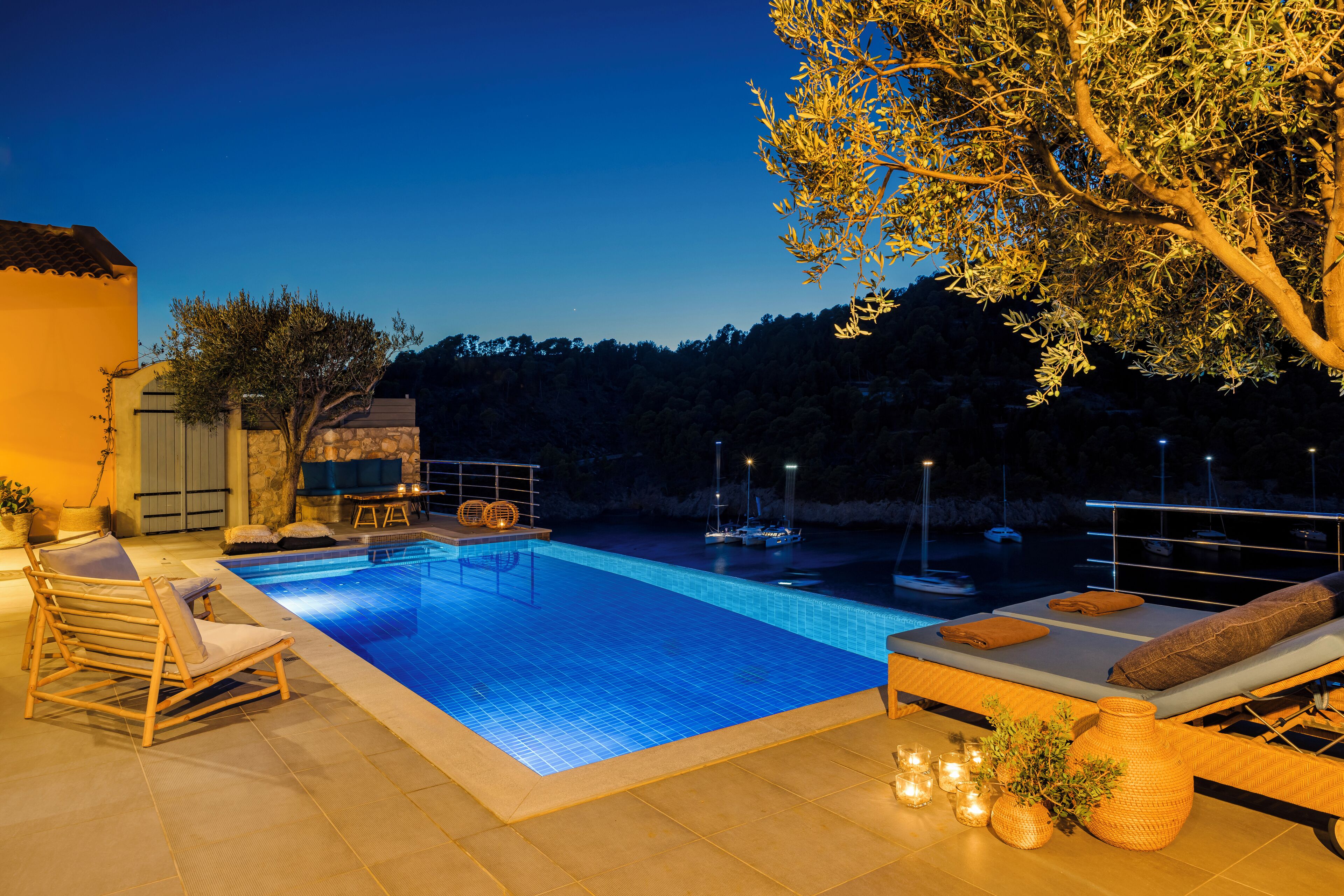 In-room safe, individually decorated, desk, blackout curtains