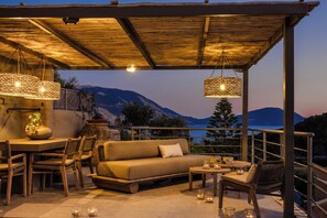 Terrace/patio - Braunis Horio Villas (Kefalonia)