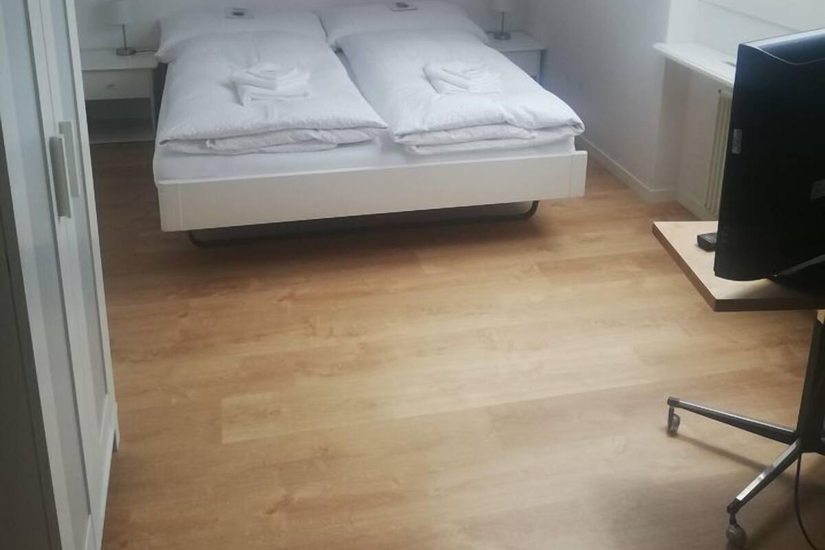 Basic Double Room, Shared Bathroom (Budget) | Rollaway beds (surcharge), bed sheets
