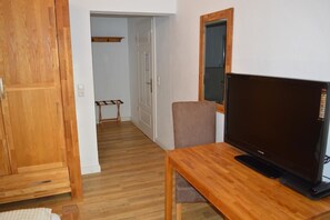 Ropa de cama hipoalergénica, escritorio, sistema de insonorización