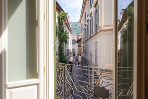 Apartamento, 4 habitaciones | Balcón