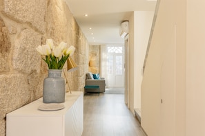 Duplex, 2 Bedrooms, Terrace (3) | Living area - YOUROPO - Ribeira Porto (Porto)