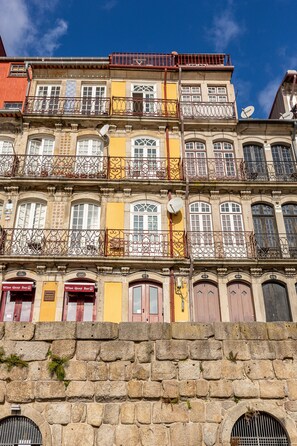 Building design - YOUROPO - Ribeira Porto (Porto)