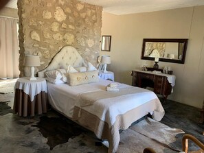 Soundproofing, free WiFi, bed sheets - Tarentaal Guest Farm (Okaukuejo)