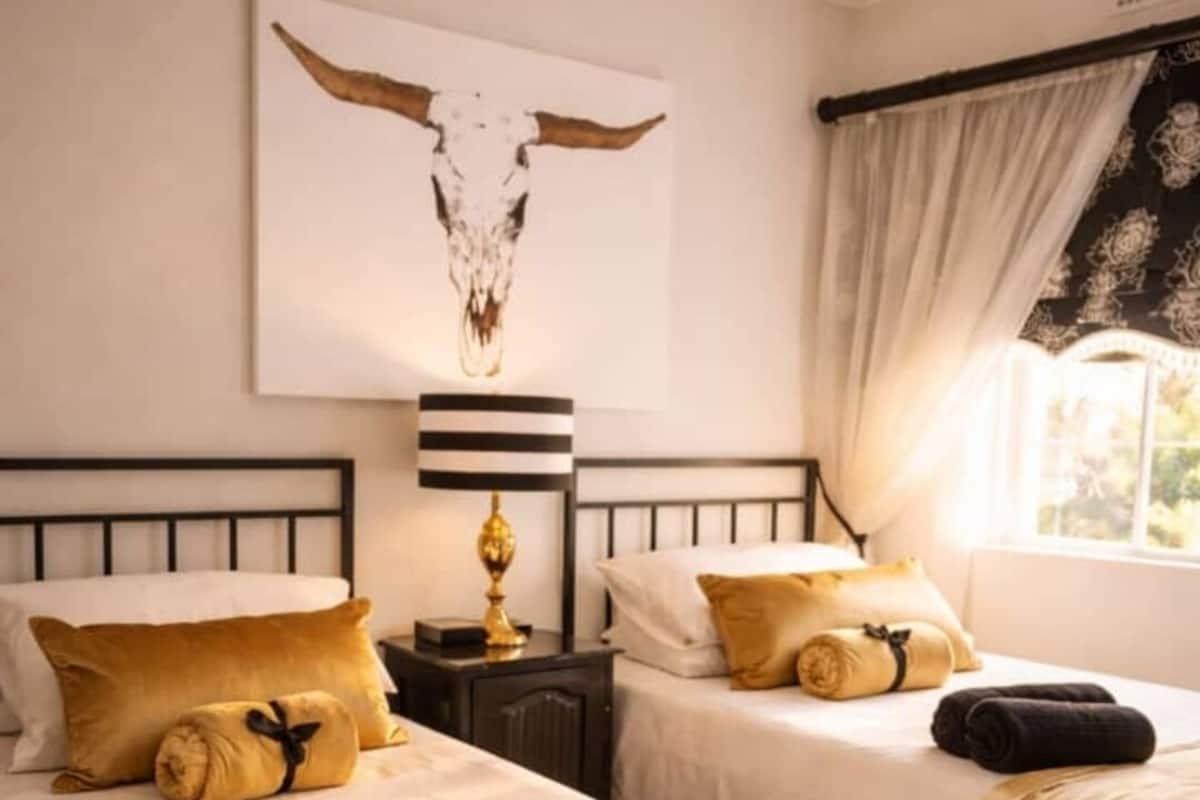 Quarto duplo superluxo | Quartos à prova de som, Wi-Fi de cortesia, roupa de cama