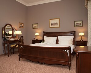 Sandor Suite in Castle | 1 bedroom, hypo-allergenic bedding, minibar, in-room safe - La Contessa Castle Hotel (Szilvasvarad)